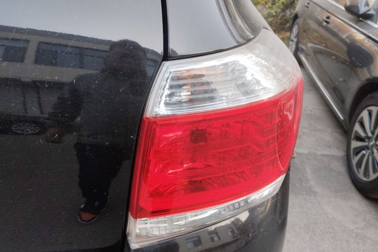 丰田 汉兰达 2012款 2.7L 两驱5座精英版车身外观6006