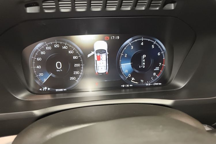 沃尔沃XC90 2018款 T6 智逸版 7座中控内饰14