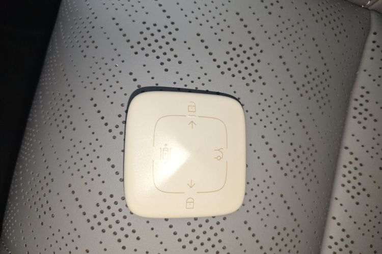 极氪7X 2025款 75kWh 后驱智驾版中控内饰11