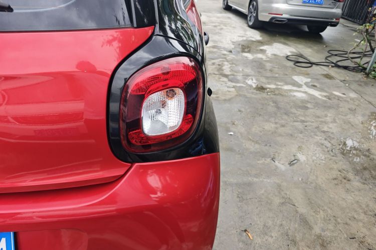 smart forfour 2018款 1.0L 52千瓦灵动版车身外观6006