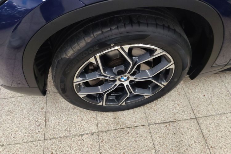 宝马X1 2020款 sDrive25Li 领先型车身外观6007