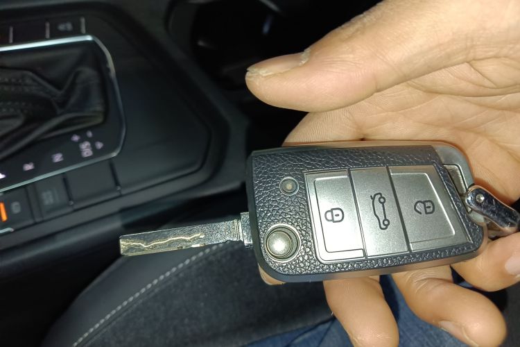 大众 途观L 2023款 330TSI 自动两驱舒享版中控内饰11