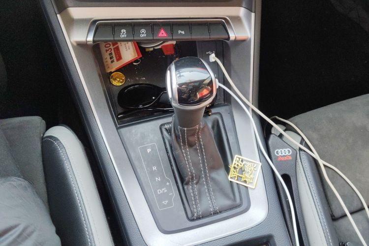 奥迪Q3 2020款 35 TFSI 进取动感型中控内饰18