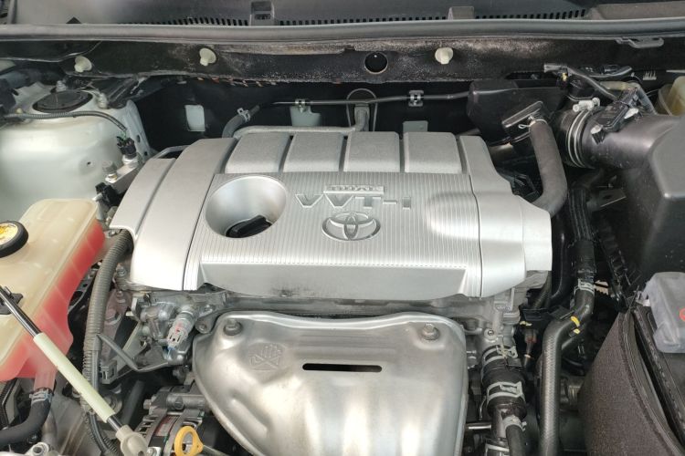 丰田 RAV4荣放 2015款 2.5L 自动四驱尊贵版机舱底盘24