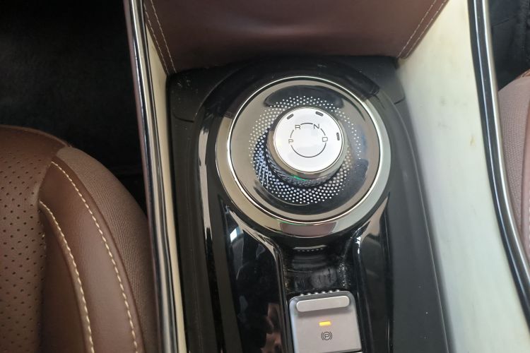 五菱汽车 五菱缤果 2023款 333km 灵犀互联+款中控内饰18