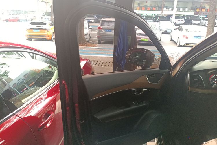 沃尔沃XC90 2018款 T6 智雅版 7座中控内饰47