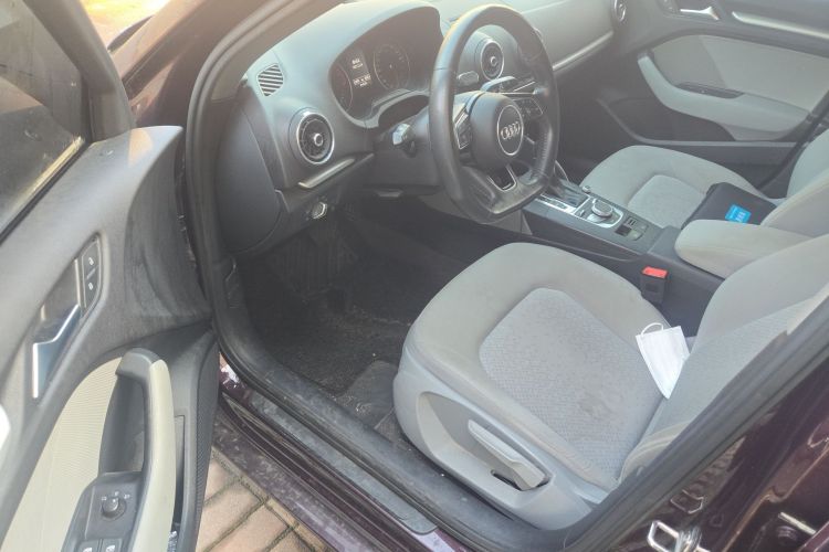 奥迪A3 2018款 30周年年型 Limousine 35 TFSI 进取型中控内饰20