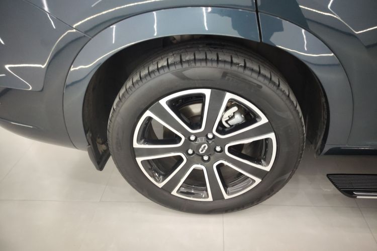 鸿蒙智行 问界M7 2024款 1.5T 智驾后驱Ultra版 5座车身外观6008