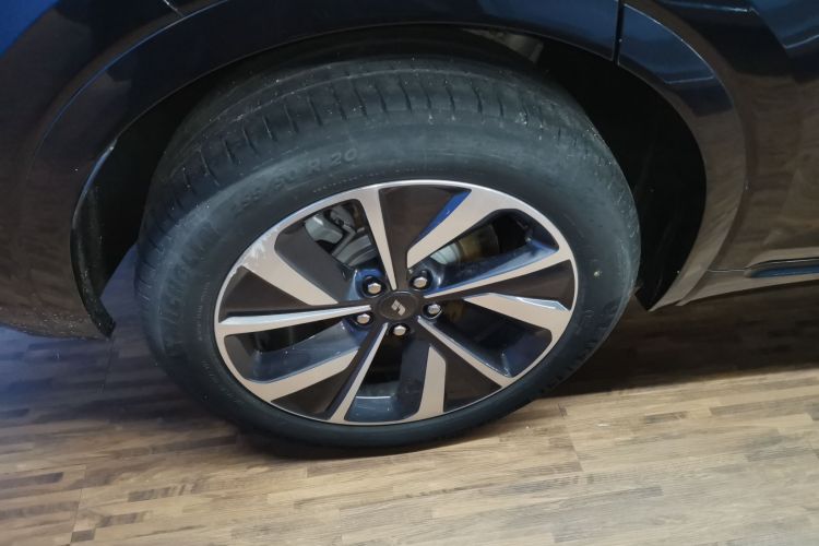 理想汽车 理想ONE 2021款 增程6座版车身外观56