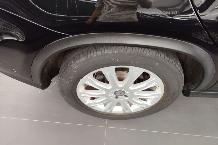 奔驰GLE轿跑 2015款 GLE 320 4MATIC 轿跑SUV车身外观6003