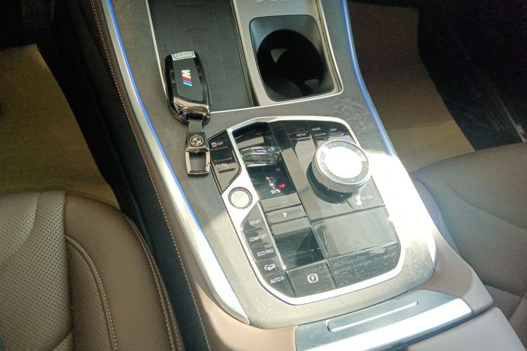 宝马X5 2023款 xDrive 30Li 尊享型M运动套装中控内饰18