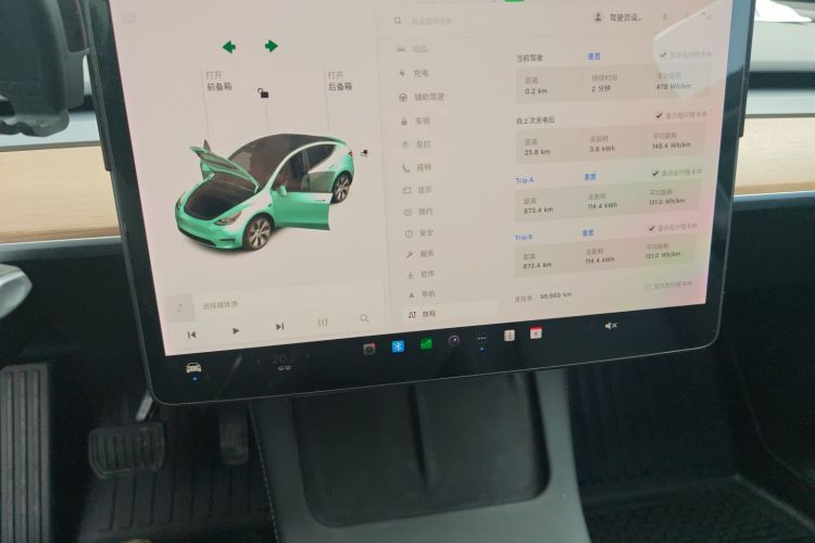 特斯拉 Model Y 2021款 长续航全轮驱动版中控内饰14