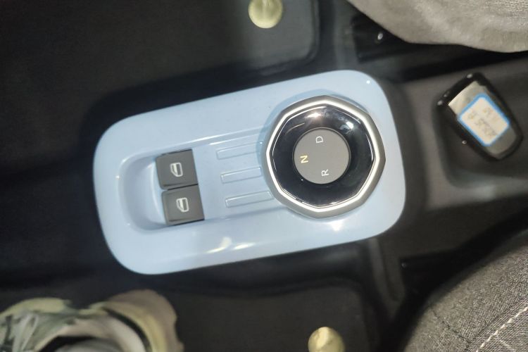 吉利银河 2024款 熊猫mini 200km 耐力熊中控内饰18