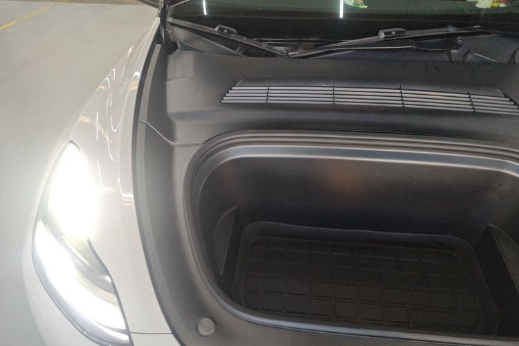 特斯拉 Model Y 2021款 标准续航后驱版机舱底盘25