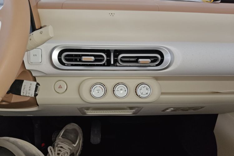 五菱汽车 宏光MINIEV 2024款 第三代 215km 青春版中控内饰16