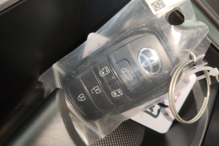 丰田 格瑞维亚 2026款 2.5L混动 尊贵PLUS四驱版中控内饰11