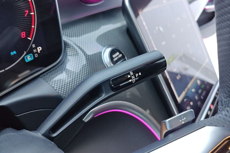 奔驰C级 2024款 改款三 C 260 L 运动版中控内饰18