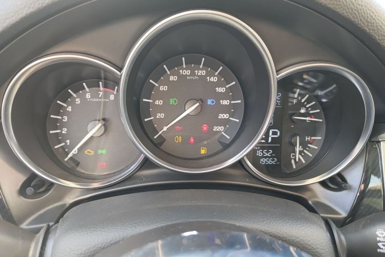 众泰SR9 2017款 2.0T 自动极致之光版中控内饰14