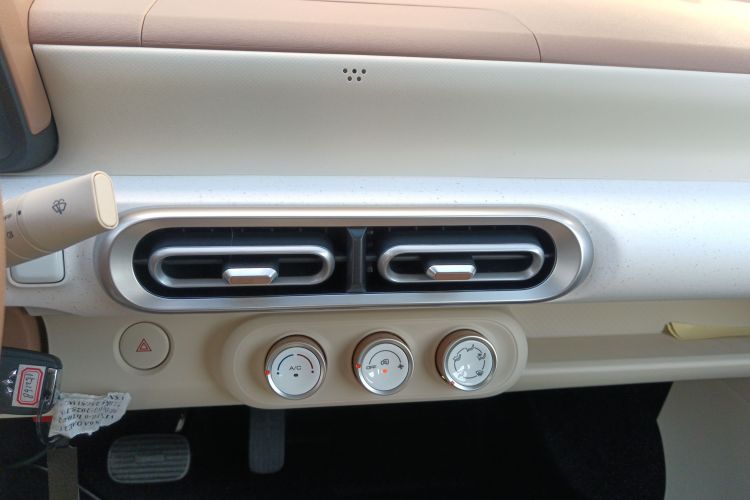 五菱汽车 宏光MINIEV 2024款 第三代 215km 青春版中控内饰16