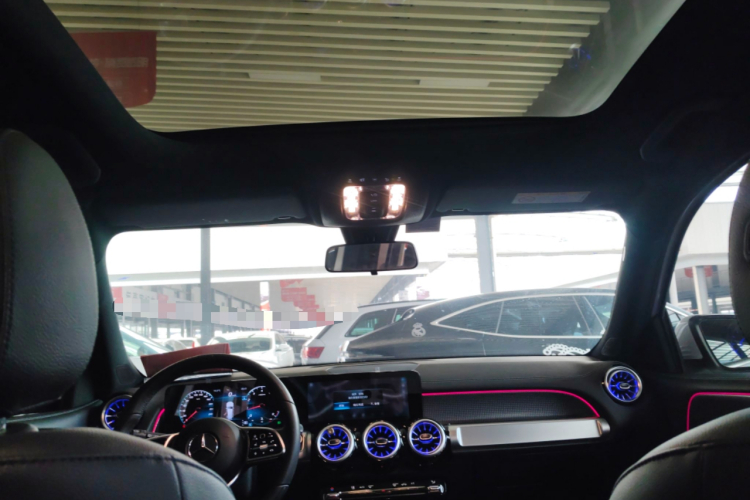 奔驰GLB 2022款 GLB 220 动感型局部细节22