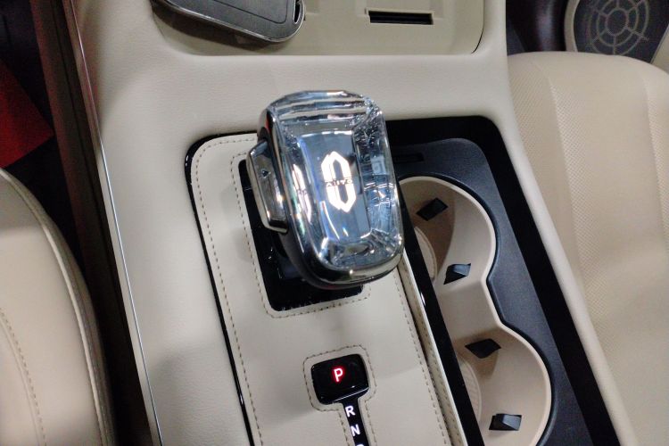 鸿蒙智行 问界M7 2024款 1.5T 智驾四驱Max版 5座局部细节18