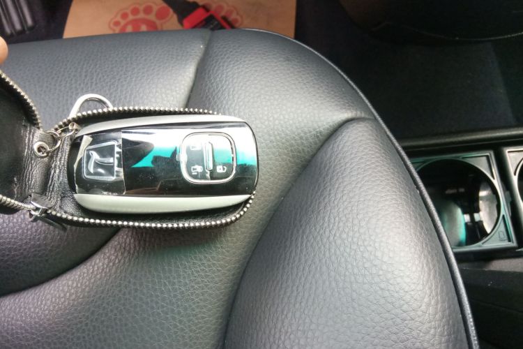 纳智捷 大7 MPV 2016款 2.0T 豪华型中控内饰11