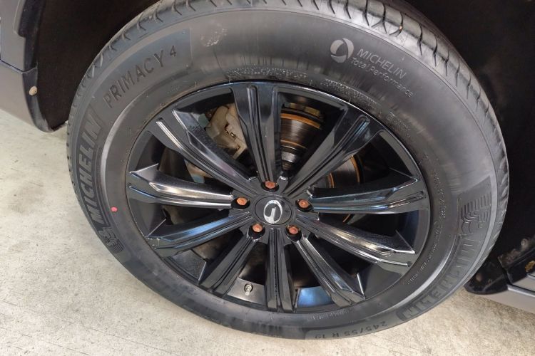 广汽传祺 传祺GS8 2021款 390T 两驱暗夜骑士版车身外观6003