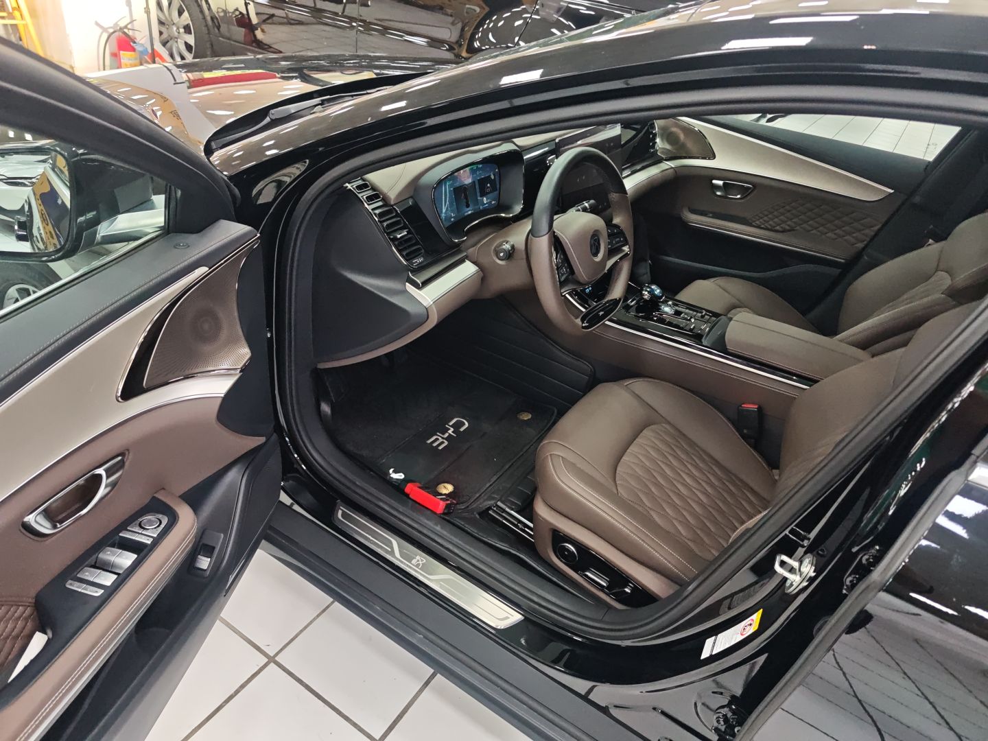 比亚迪 汉 2024款 DM-i 荣耀版 121KM 精英型