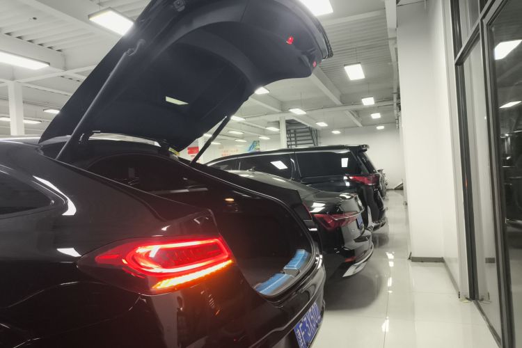 奔驰GLE轿跑 2020款 GLE 450 4MATIC 轿跑SUV 时尚型机舱底盘23