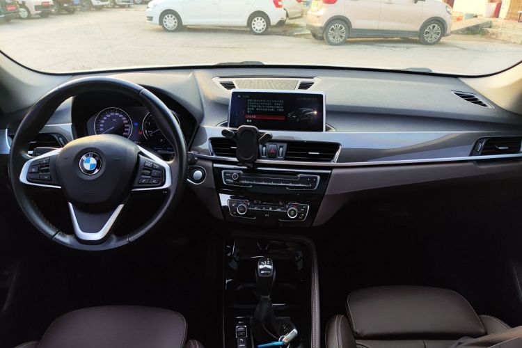 宝马X1新能源 2019款 xDrive25Le 里程升级版中控内饰12