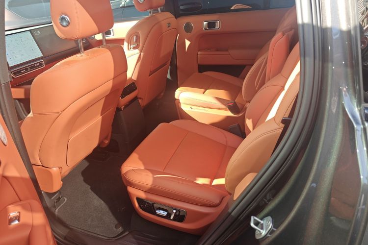 理想汽车 理想L9 2024款 Ultra中控内饰7004