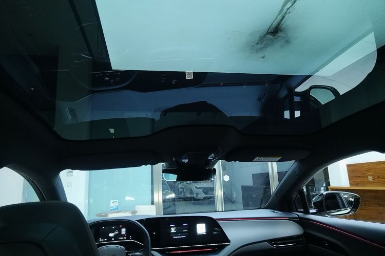 红旗EH7 2024款 690 Pro荣耀版中控内饰22