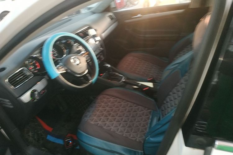 大众 速腾 2017款 230TSI 自动舒适型中控内饰19