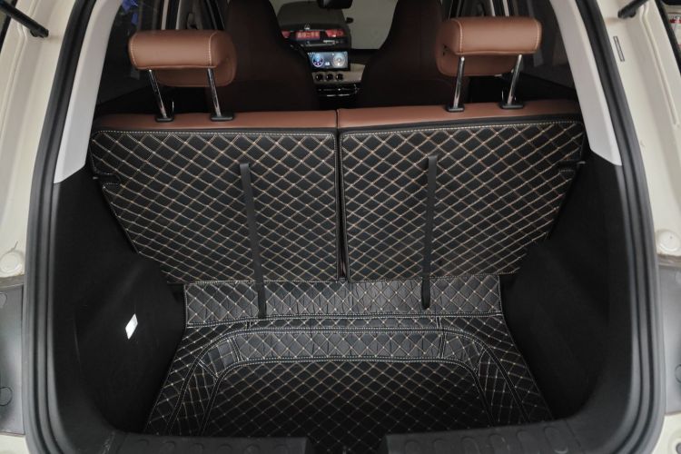 五菱汽车 五菱缤果 2024款 333km 悦享款机舱底盘23