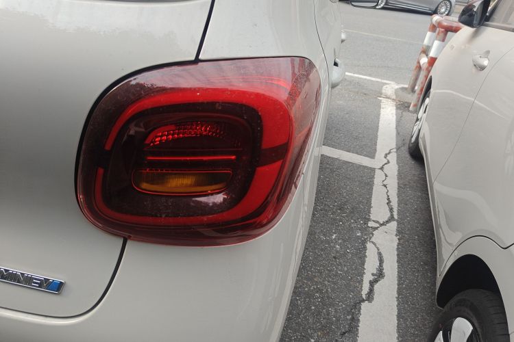 五菱汽车 宏光MINIEV 2025款 四门版 进阶款车身外观9