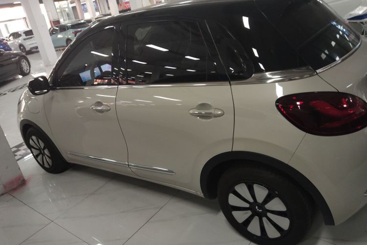 五菱汽车 五菱缤果 2025款 333km 灵犀互联款车身外观4