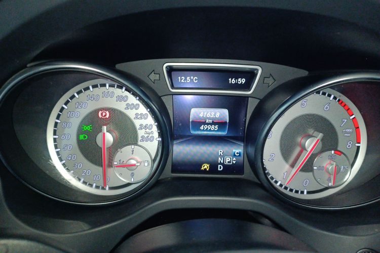 奔驰GLA 2016款 GLA 200 动感型局部细节14