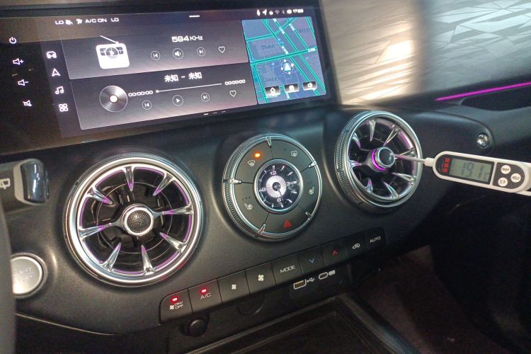 坦克300 2023款 越野版 2.0T 征服者中控内饰16