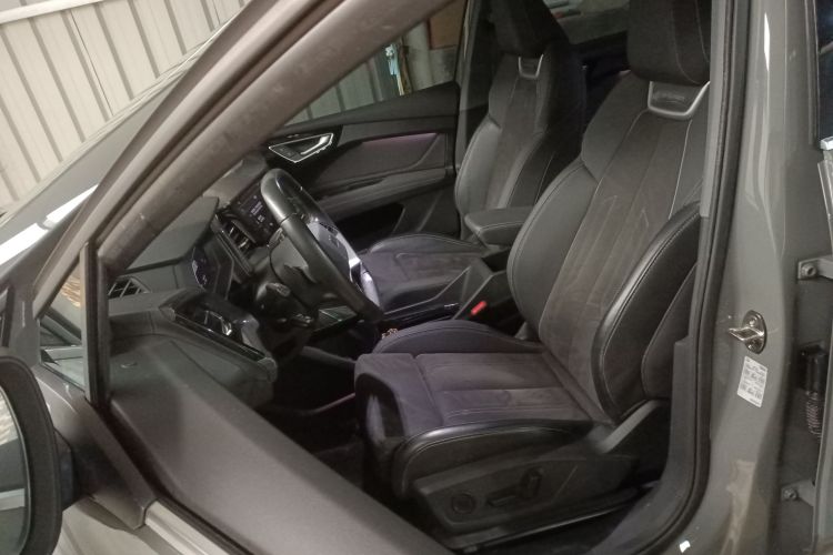 奥迪Q4 e-tron 2024款 40 e-tron 创境版中控内饰19