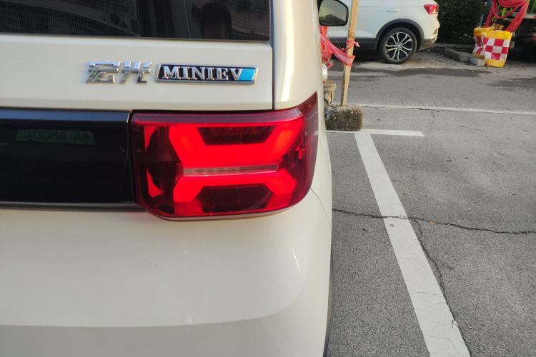 五菱汽车 宏光MINIEV 2022款 GAMEBOY 200km 玩咖款 磷酸铁锂车身外观6006