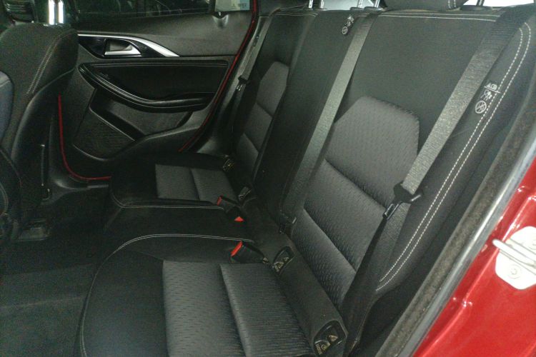 英菲尼迪QX30 2017款 1.6T 两驱运动版中控内饰21