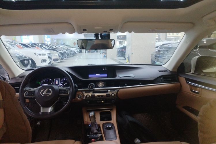 雷克萨斯ES 2015款 200 精英版中控内饰22