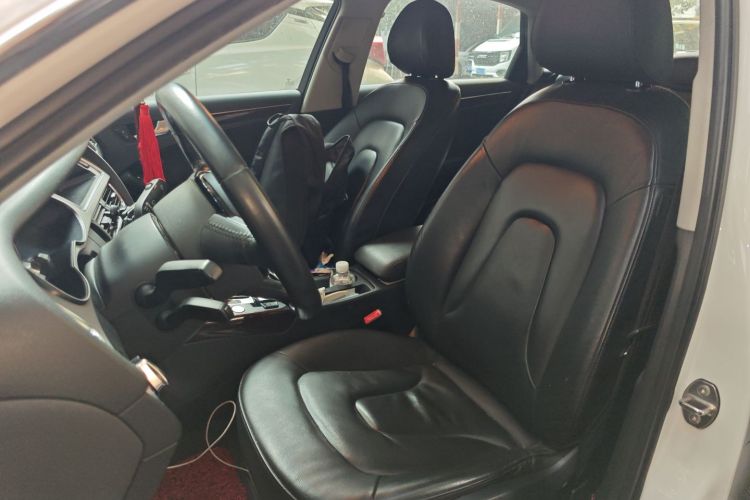 奥迪A4L 2013款 35 TFSI 自动技术型局部细节19