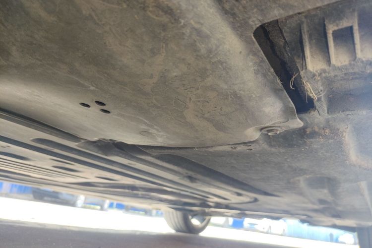 宝马3系 2023款 325i M运动套装局部细节9004