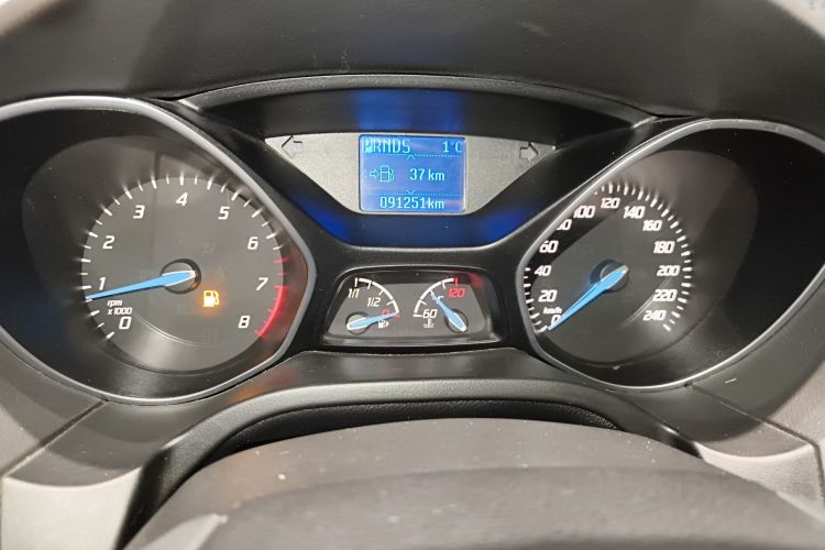 福特 福克斯 2012款 三厢 1.6L 自动风尚型局部细节14