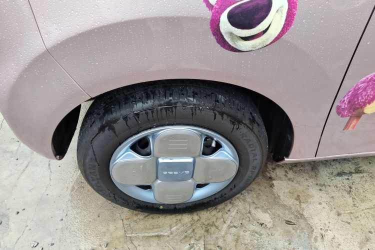 吉利银河 2023款 熊猫mini 200km 耐力熊车身外观6007