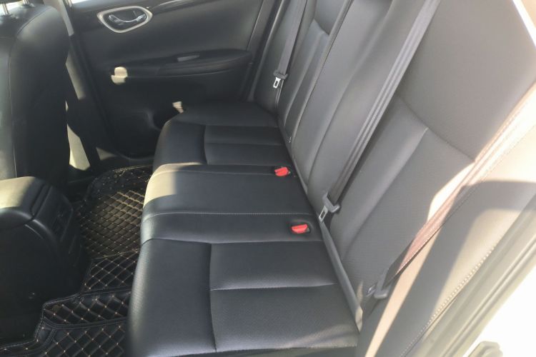 日产 轩逸 2021款 经典 1.6XL CVT豪华版中控内饰21