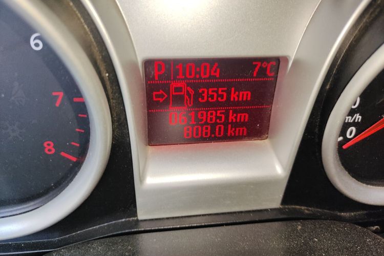 福特 福克斯 2013款 两厢经典 1.8L 自动基本型中控内饰15