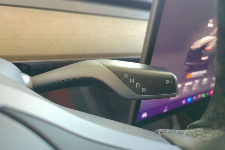 特斯拉 Model Y 2022款 改款 后轮驱动版中控内饰18