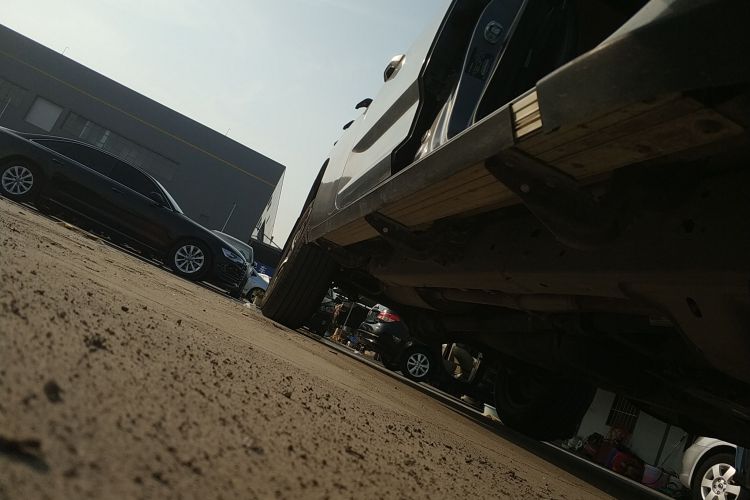 上汽大通MAXUS 大通T70 2021款 2.0T柴油自动四驱精英版长箱高底盘局部细节9001